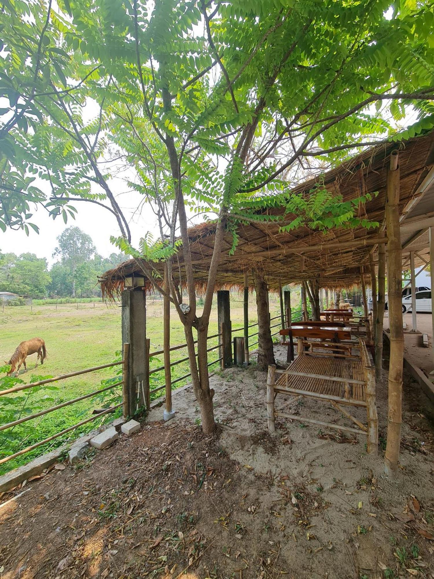 Bualinn Resort Nong Khai Esterno foto